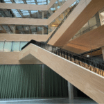 Rideaux SUZON installés dans l'atrium de la maison de l'innovation (La Poste) à Nantes