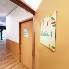 Signalétique murale HAPPYSIGNAL à fixer aux mur ou aux portes pour informer les utilisateurs